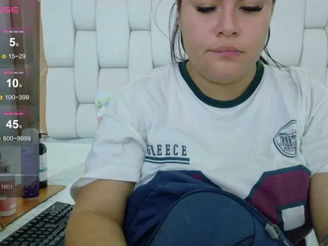 Offline playfulcurvy on BongaCams