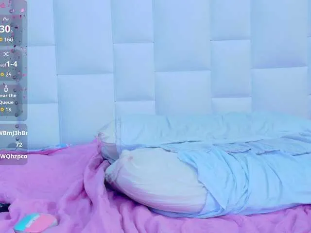 Offline playfulcurvy on BongaCams