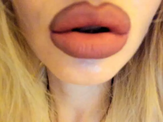 Offline Politexxx on BongaCams