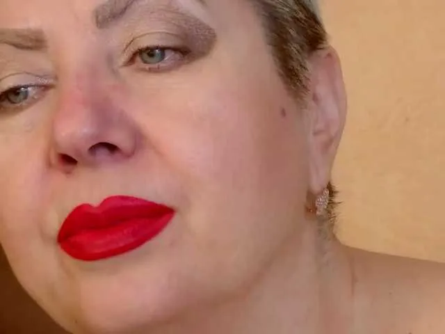 Offline PoshLadyx on BongaCams