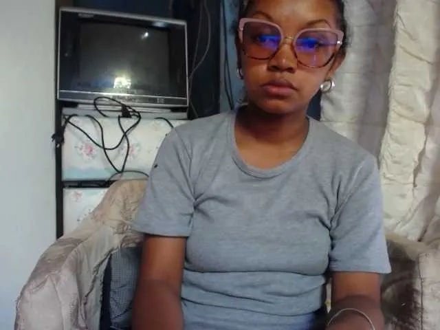 Offline pretty-ass on BongaCams