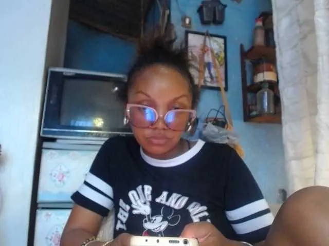 Offline pretty-ass on BongaCams