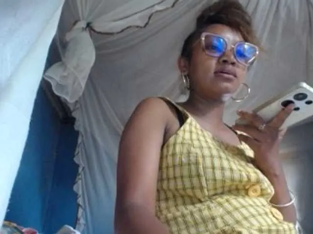 Offline pretty-ass on BongaCams