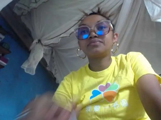 Offline pretty-ass on BongaCams