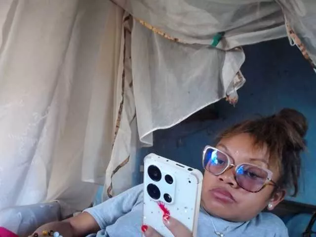 Offline pretty-ass on BongaCams