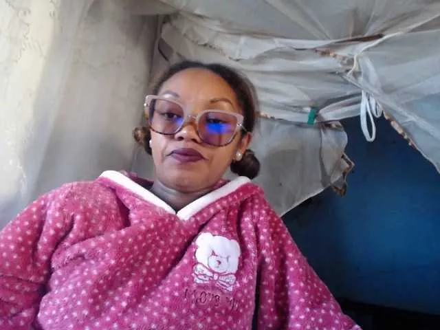 Offline pretty-ass on BongaCams