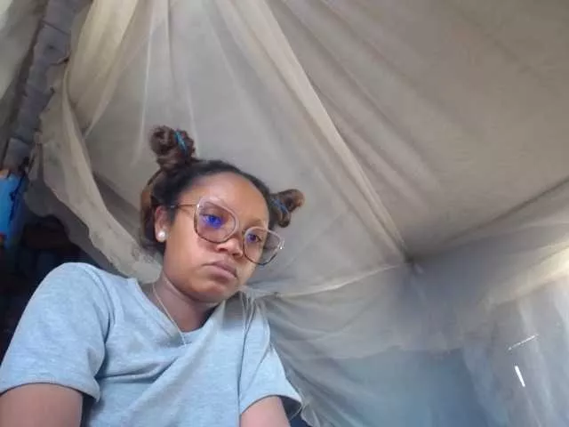 Offline pretty-ass on BongaCams