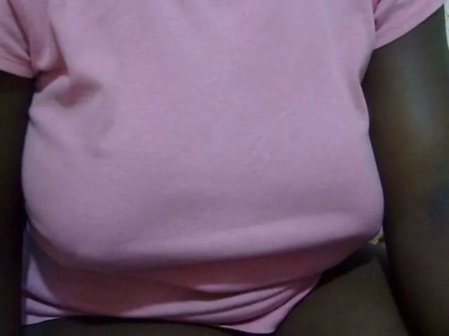 Offline pretty-lioness on BongaCams