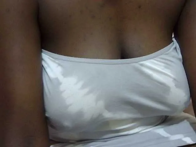 Offline pretty-lioness on BongaCams