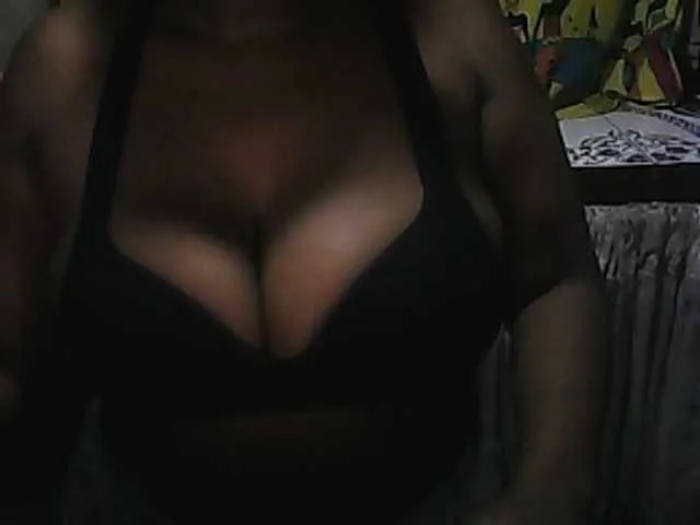 Freechat pussyblacky on BongaCams
