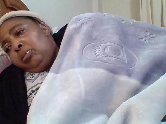 pussylips53 from BongaCams
