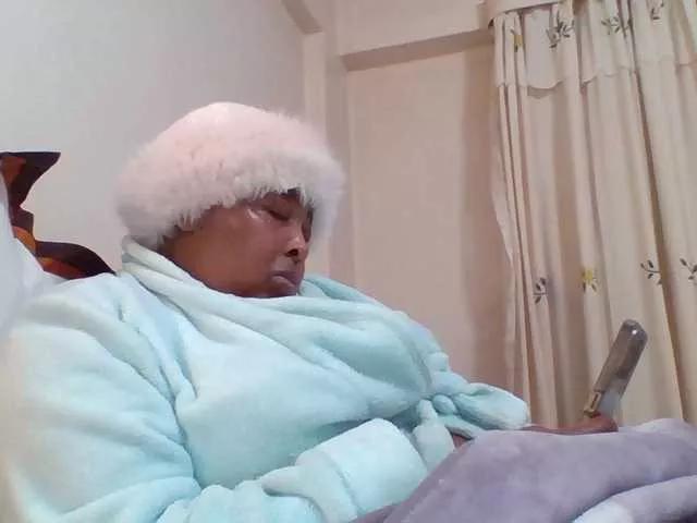 pussylips53 from BongaCams