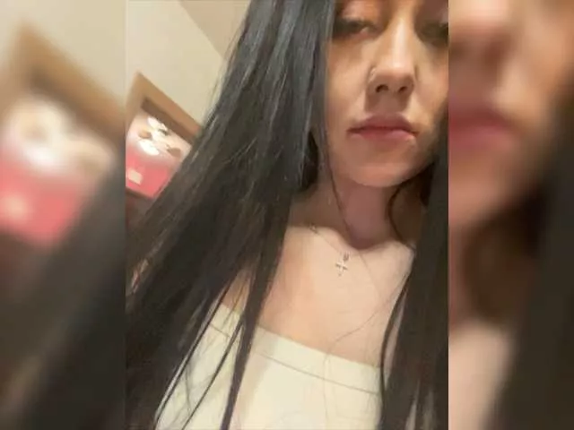 Offline Qeen777 on BongaCams