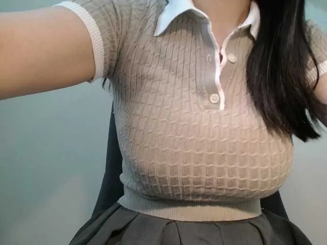 Offline QueenHot92 on BongaCams