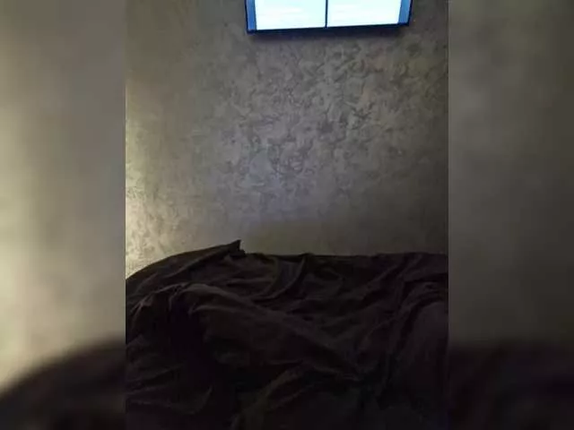 Offline Qwerty58858955 on BongaCams