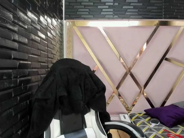 Offline RachelleWoods69 on BongaCams