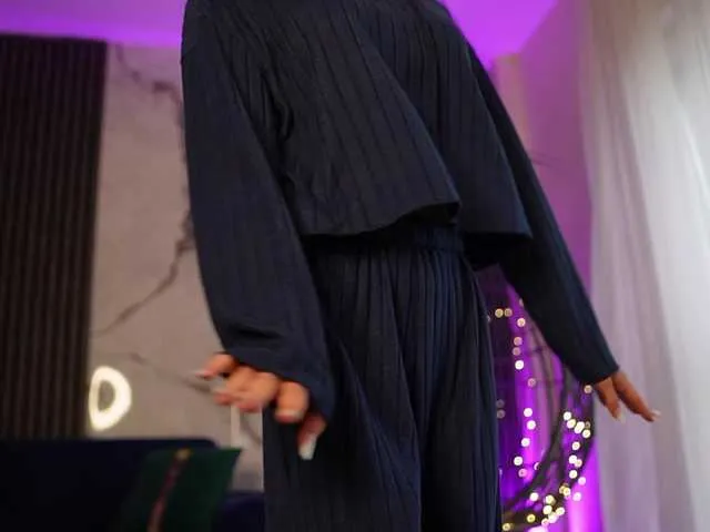 Offline RachelRavee on BongaCams