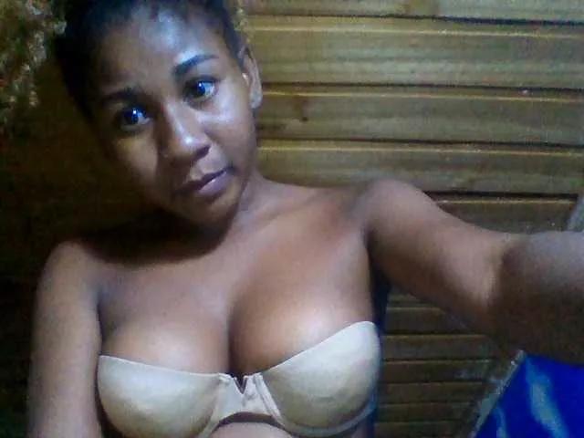 Raharisexy from BongaCams