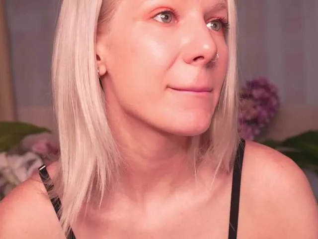 Offline RanyLoveTomson on BongaCams