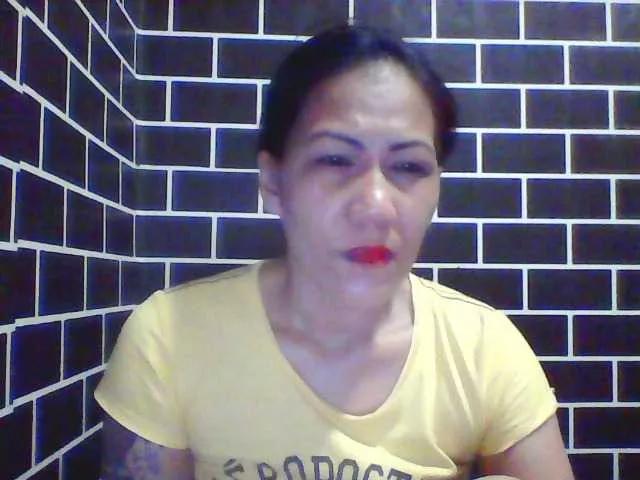 Rarra from BongaCams
