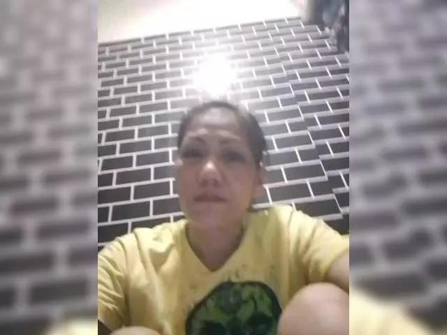 Rarra from BongaCams