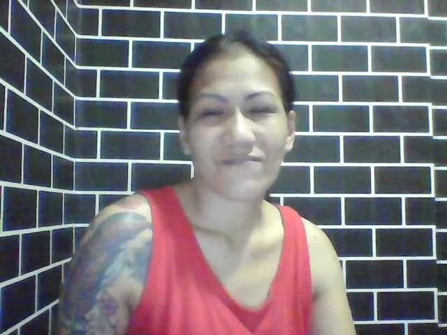 Rarra from BongaCams