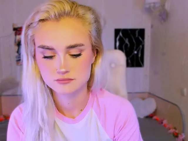 Offline Ravenaaaa on BongaCams