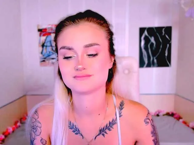 Offline Ravenaaaa on BongaCams