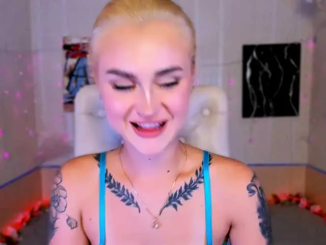 Offline Ravenaaaa on BongaCams