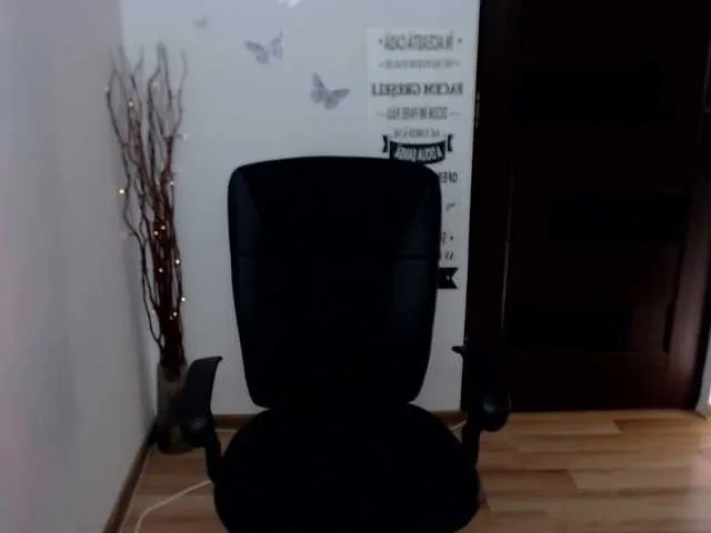 Offline RianaCrystal on BongaCams