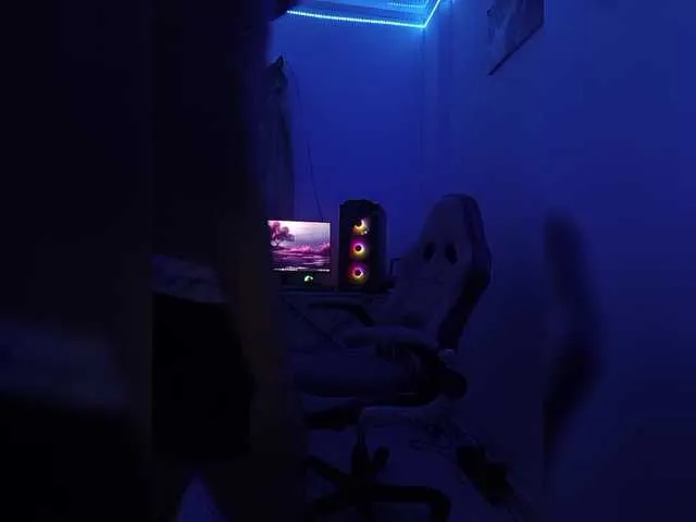 Offline ROOMEXOTIC11 on BongaCams