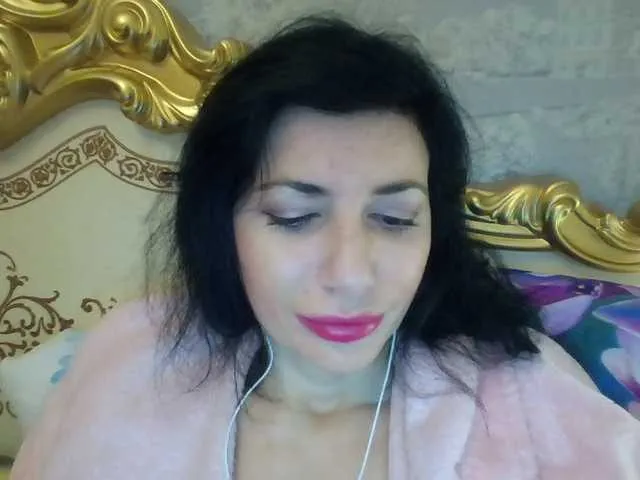 Offline Rosalinda37 on BongaCams