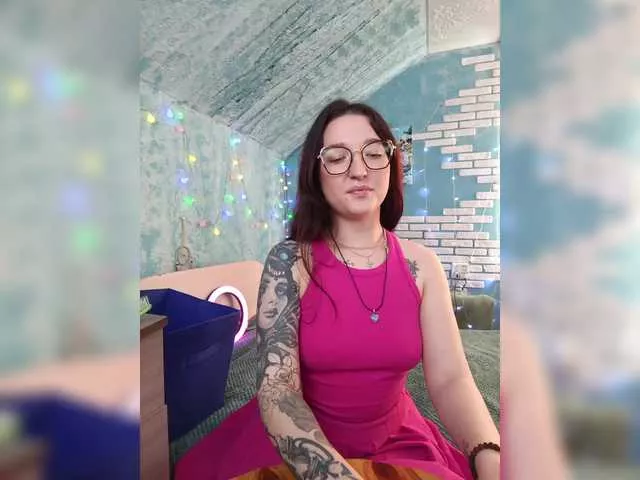 Offline Rosia-Guess on BongaCams