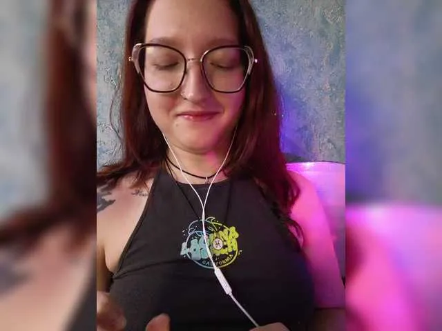 Offline Rosia-Guess on BongaCams