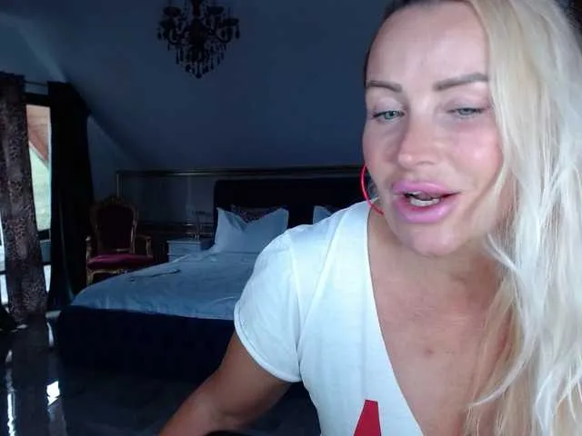 Offline rossalinda on BongaCams