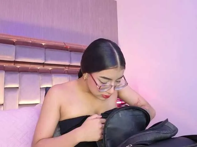 Offline RosyBloom on BongaCams