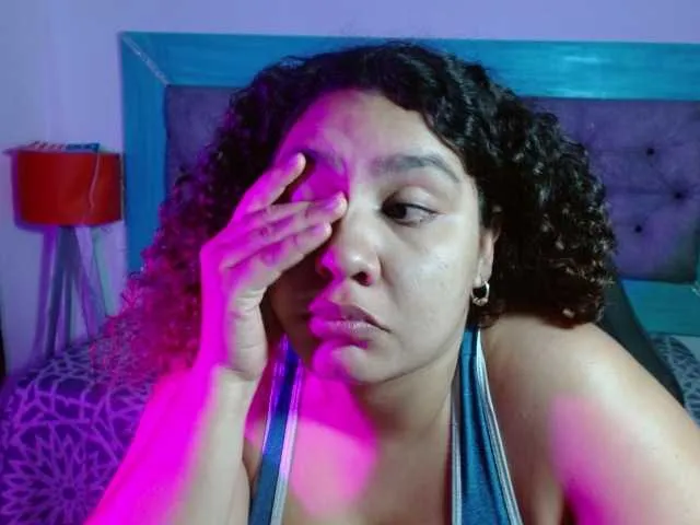 BongaCams ROXIEE is Freechat ROXIEE — What Turns Me On
Gentlemen who know how to flirt and make me laugh
Teasing, dirty talk and long foreplay
Dancing, role play and exploring fantasies together
Respectful men who aren't afraid to spoil me