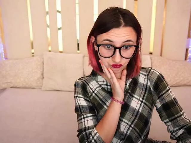 Offline RoxyRayy on BongaCams