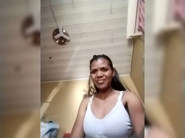 Offline Royblackhot on BongaCams