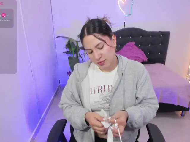 Freechat SAAYA-TAY on BongaCams