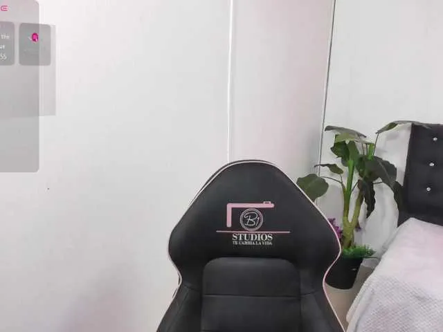 Freechat SAAYA-TAY on BongaCams