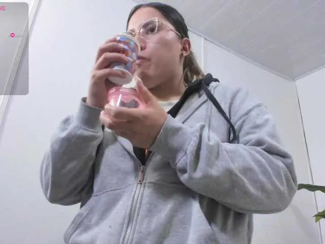 Freechat SAAYA-TAY on BongaCams