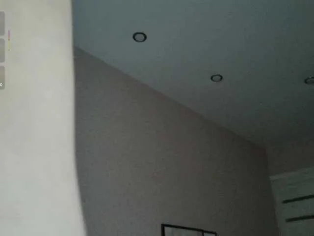 Offline SalutChristine on BongaCams