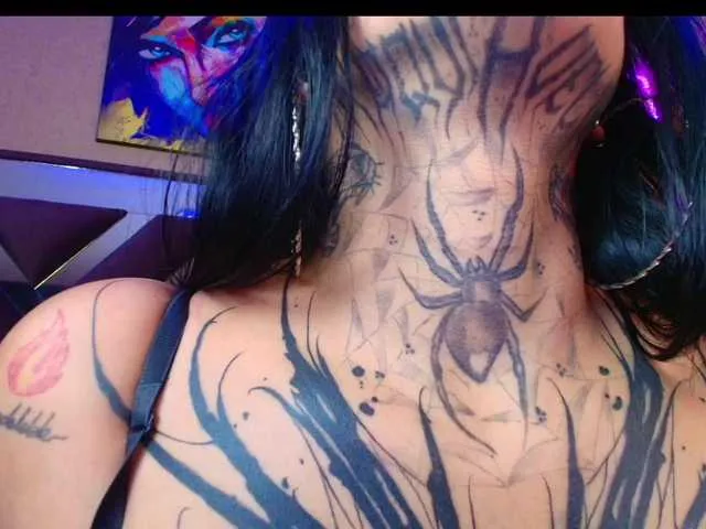 Offline SamanthaaSutra on BongaCams