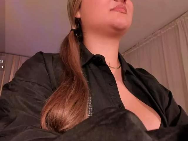SamanthaConnor from BongaCams