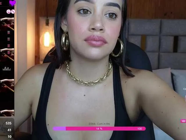 Offline Saraa-stone on BongaCams