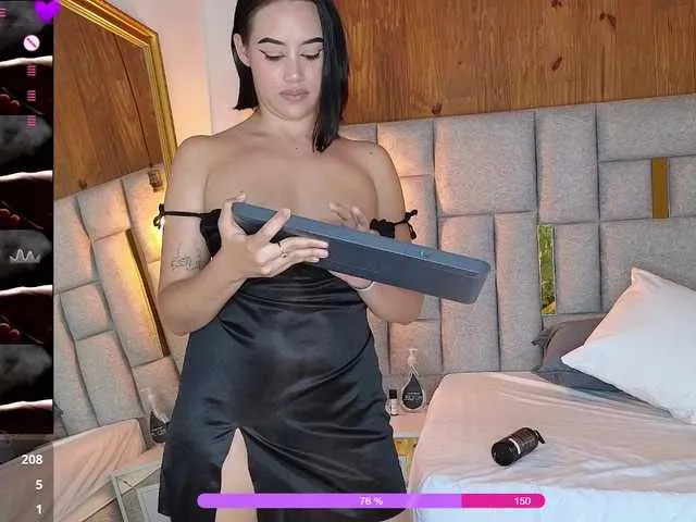 Offline Saraa-stone on BongaCams