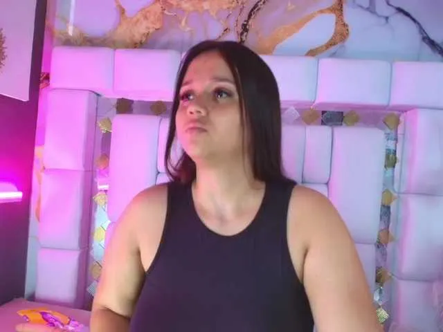 Offline SaraLondon13 on BongaCams