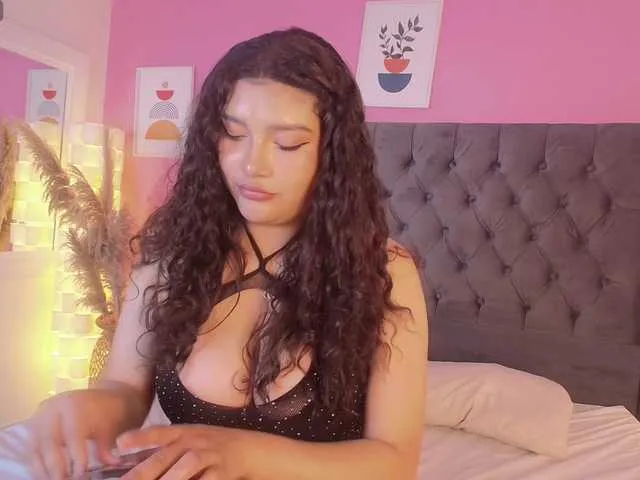 Sarayland —  My sexual satisfaction is Doggy Style
 Play with my nipples 
 Spank my big ass
 I love that they speak to me dirty and treat me like a queen