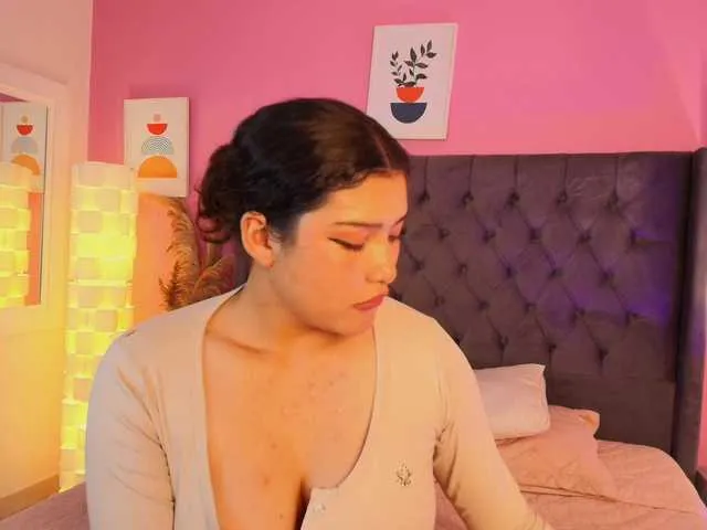 Freechat Sarayland on BongaCams